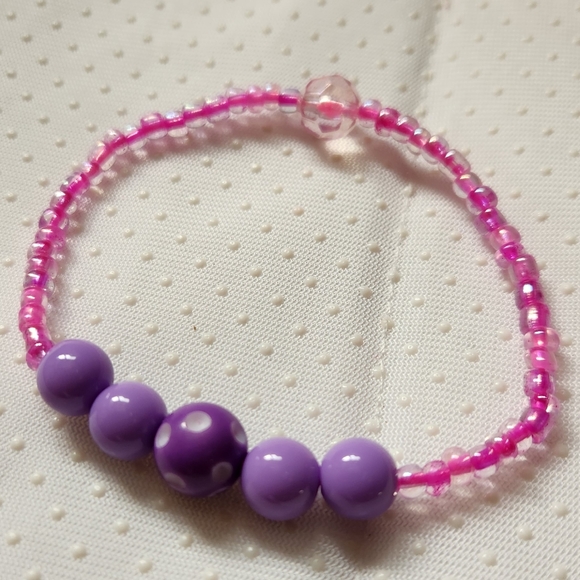 Sets of 3 Bead Bracelets. Color: Pink, Green. Handmade. - Picture 4 of 12